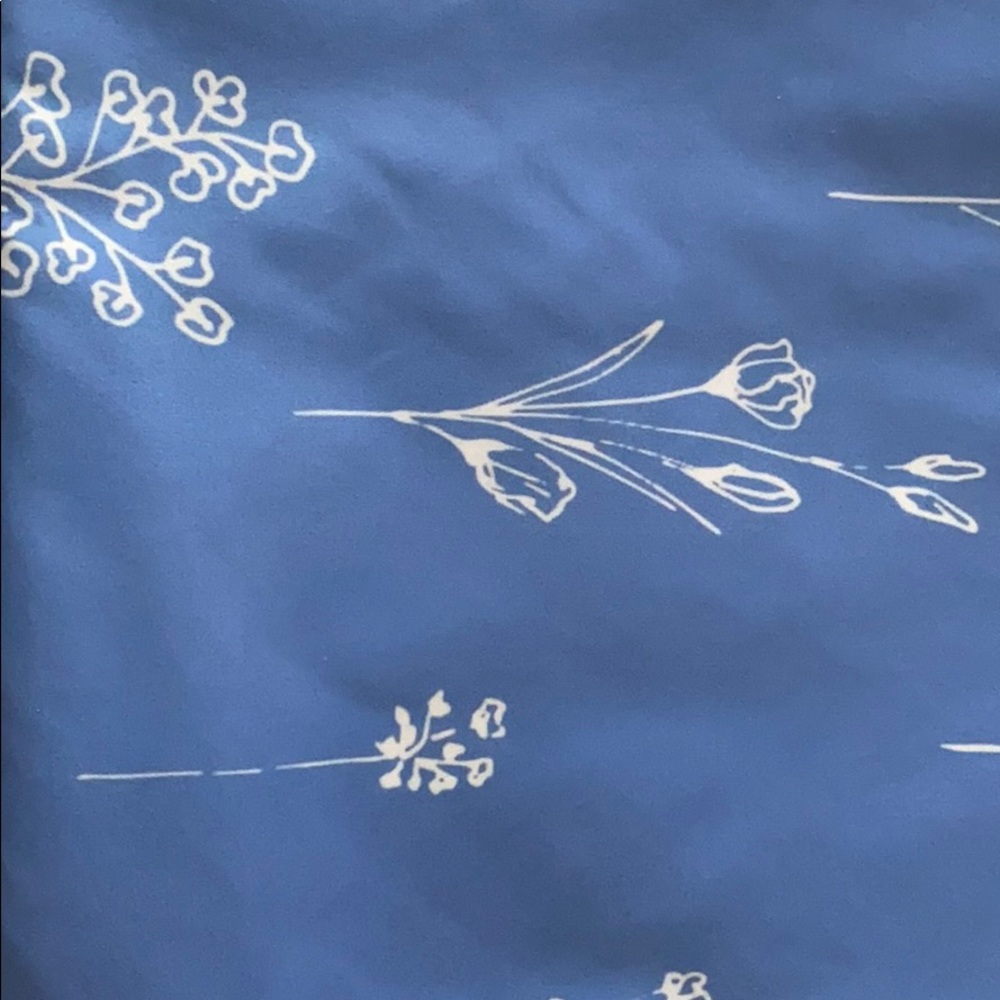 Beautiful brand new blue flowered duvet cover
